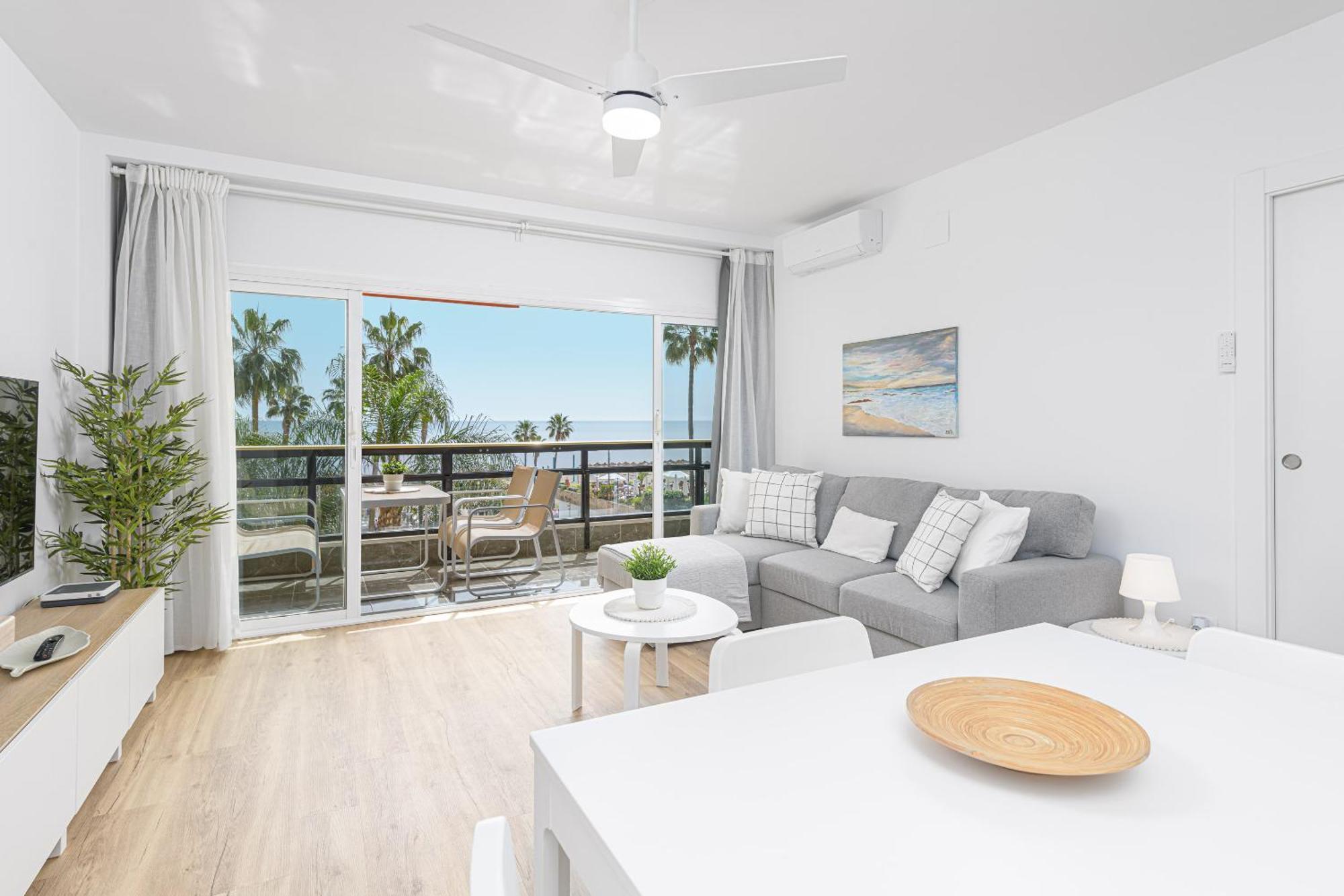 Amazing Carihuela View & Parking Lägenhet Torremolinos Exteriör bild