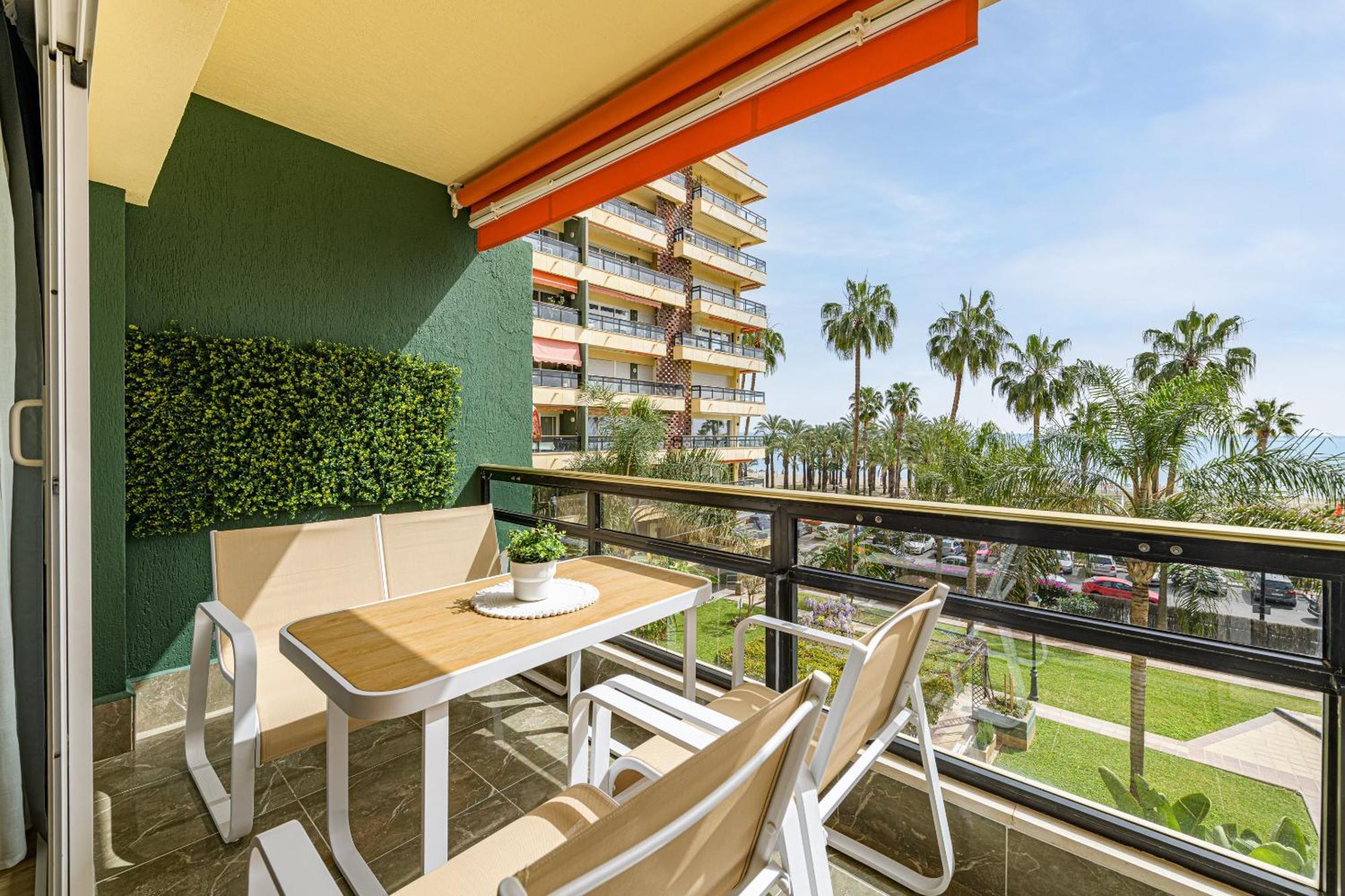 Amazing Carihuela View & Parking Lägenhet Torremolinos Exteriör bild
