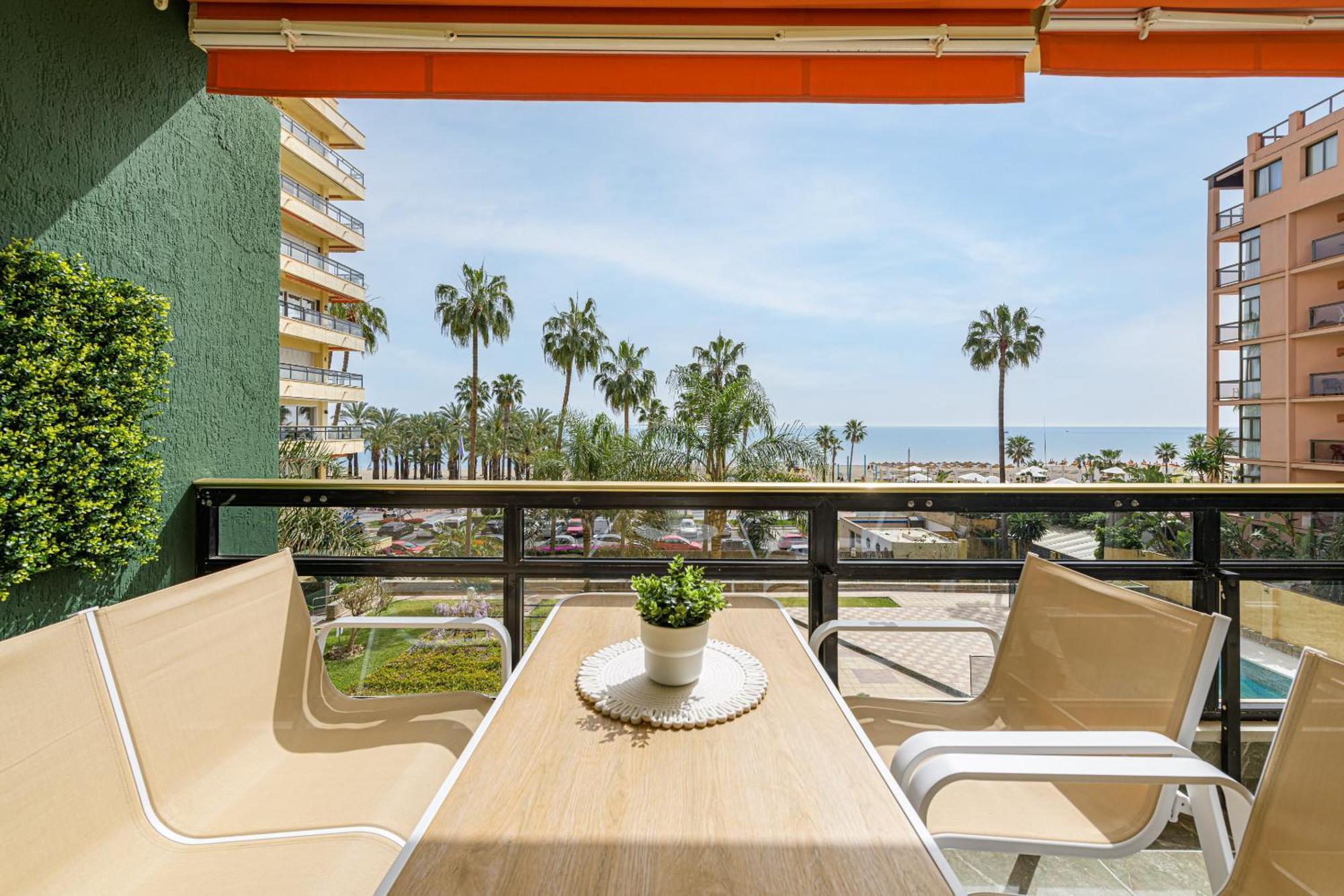 Amazing Carihuela View & Parking Lägenhet Torremolinos Exteriör bild